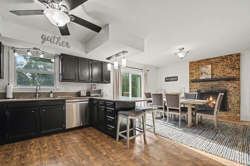 Notre Dame Game Day Getaway! Minutes from Campus, South Bend & Eddy Street