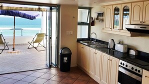 Unclassified image, 4 of 33, button - On the Beach 1, Langebaan 2-sleeper (Langebaan)