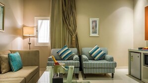 Living area - Al Muhaidb Alghzali Hotel (Riyadh)