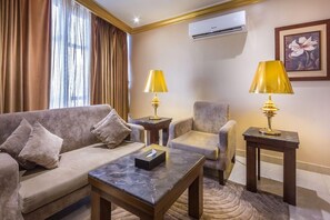 Ảnh chưa phân loại, 3 trong số 16 ảnh, nút