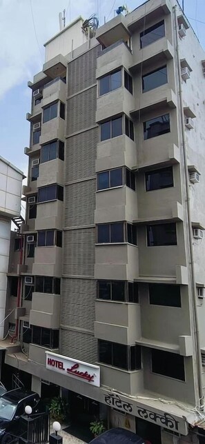 Exterior - Lucky Hotels And Restaurants Bandra (Mumbai)