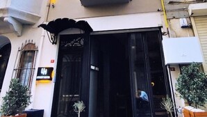 Exterior - Maya Rooms (Istanbul)