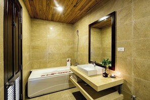 Bathroom - Le Pavillon Villa (Da Nang Municipality)