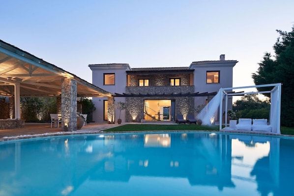 Pool - Luxury Villa Piedra (Corfu)