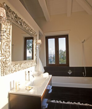 Bathroom - Luxury Villa Piedra (Corfu)