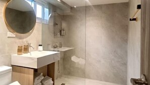 Bathroom - Jing Jing Holiday Hotel (Kaohsiung)