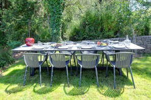 Outdoor dining - Luxury Villa Eve (Corfu)