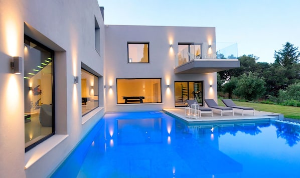 Pool - Luxury Villa Eve (Corfu)