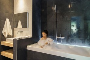 Bathroom - Luxury Villa Eve (Corfu)