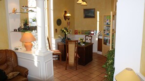 Unclassified image, 2 of 81, button - Hôtel Au Picardy (Nice)