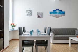 Dining - House Zamboni 12 (Bologna)
