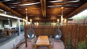 Outdoor dining - The Belgium Inn (Hoedspruit)