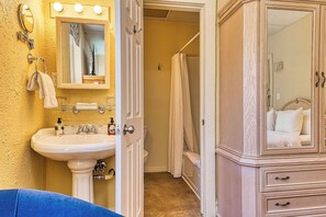 Bathroom - The Stratford Hotel (Stratford)