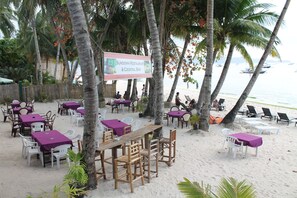Outdoor dining - Sundown Resort (Boracay Island)