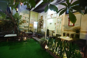Dining - Homestay Hong Cong (Da Nang Municipality)
