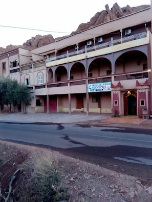 Unclassified image, 2 of 47, button - Auberge La Vallée des Figues (Ait Sedrate Jbel El Soufla)