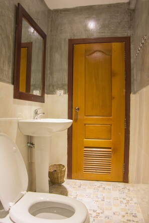 Bathroom - Kandal Village Inn (Siem Reap)