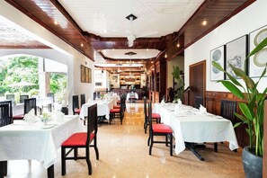 Unclassified image, 3 of 134, button - Dom Siem Reap (Siem Reap)
