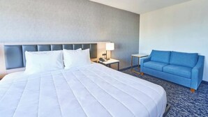 Room - King Bed Harbor View (Fiarhaven)