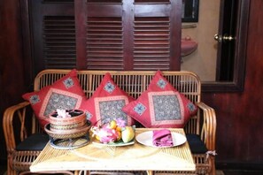 Outdoor dining - The Bong Thom Homestay by AIC (Banteay Srei)