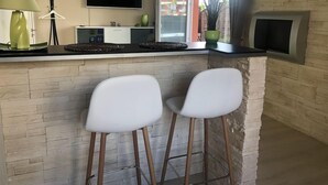 Dining - Bastien Studio Near Airport (Prague)