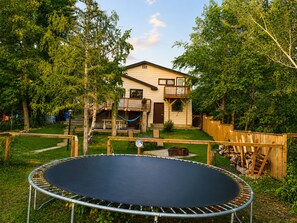 Outdoor dining -     🏞️ Serene Lakeside Cabin | Relax, Unwind & Reconnect (Saskatchewan Beach)