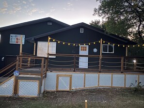 Exterior -     🏞️ Serene Lakeside Cabin | Relax, Unwind & Reconnect (Saskatchewan Beach)