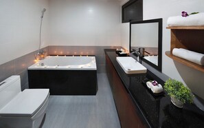 Bathroom - Gemma Hotel (Da Nang Municipality)