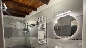Unclassified image, 3 of 59, button - Domus Roxy (Rome)