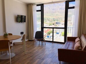 Living area - Midtown Rentals At The Four Seasons (Cape Town)