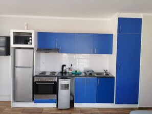 Private kitchen - Midtown Rentals At The Four Seasons (Cape Town)