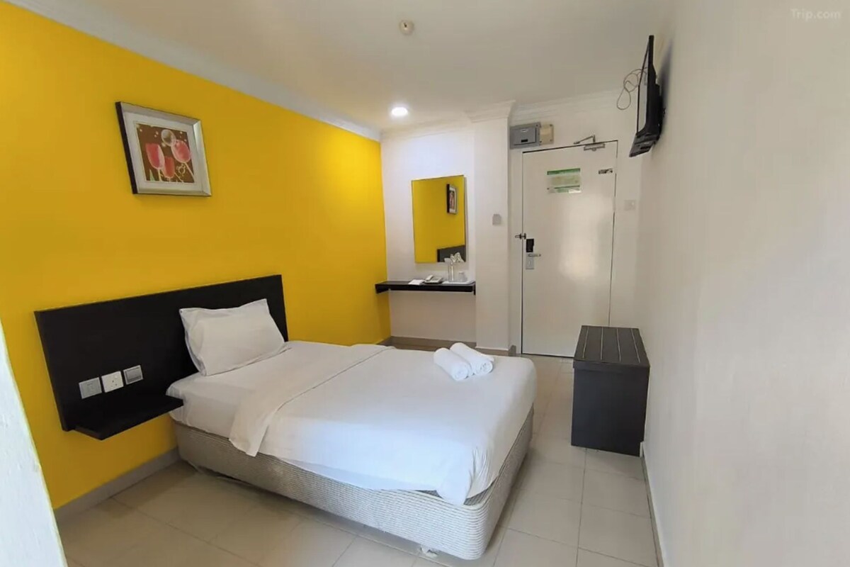 Superior Single Room | Iron/ironing board, free WiFi