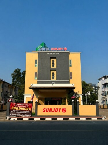 HOTEL SUNJOY9 BAHAU