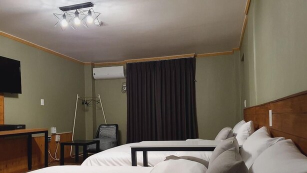 Room - Hyundai Hotel (Jeju City)