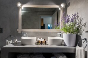 Bathroom - Blanca Luxury Villa (Santorini)