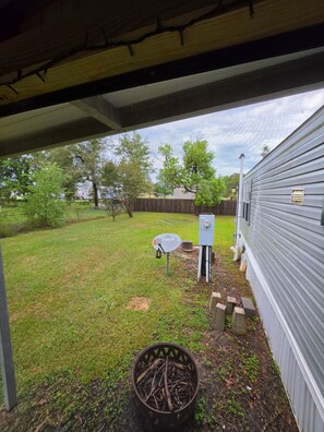 Unclassified image, 4 of 20, button - Cozy 2-bedroom mobile home in fabulous Sulphur with AC + Wi-Fi (Sulphur)