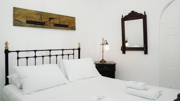 Room - Santa Irini Villa (Santorini)