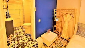 Bathroom - Dreamers B&B (Istanbul)