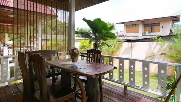Khu ẩm thực ngoài trời