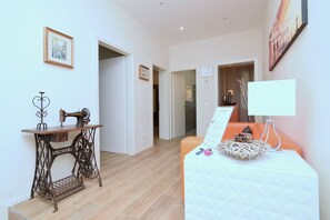 Unclassified image, 4 of 24, button - Ca' Etta (Venice)