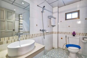 Bathroom - Lucky Patong Hotel (Patong)