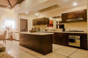 Private kitchen - Villa Gembira (Keroboken Kelod)