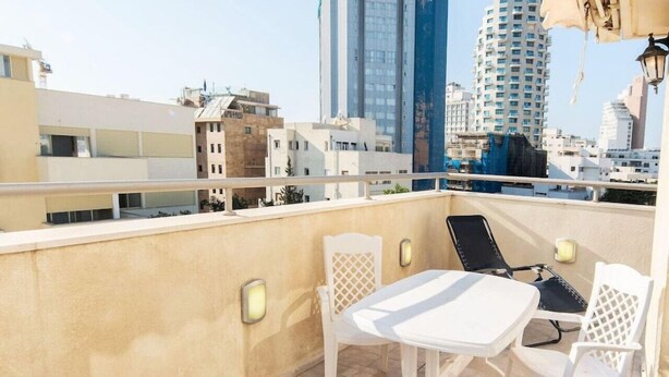 Outdoor dining - Sea N'rent - 18 Ben Yehuda Tel Aviv (Tel Aviv)