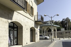 Unclassified image, 2 of 30, button - Sea N'rent - 14 Roslan Tel Aviv (Tel Aviv)