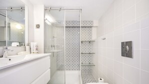 Bathroom - Sea N'rent - 14 Roslan Tel Aviv (Tel Aviv)