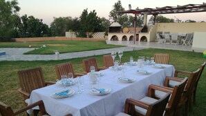 Outdoor dining - Villa Artemis (Rhodes)
