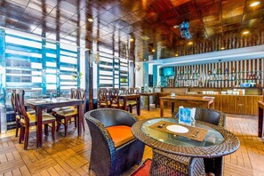 Dining - Fabhotel King's Court (Calangute)
