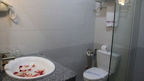 Bathroom - Vanda Hotel (Phu Quoc)