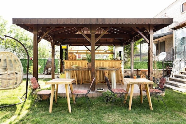 Tempat makan luar