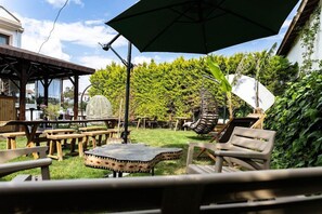 Tempat makan luar